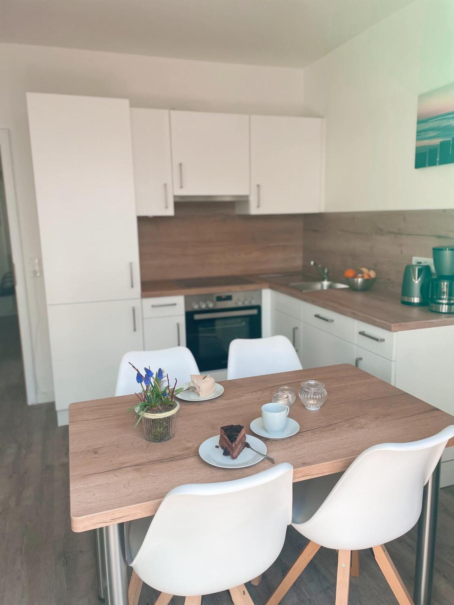 Haus Urvasi Lägenhet Lübeck Exteriör bild