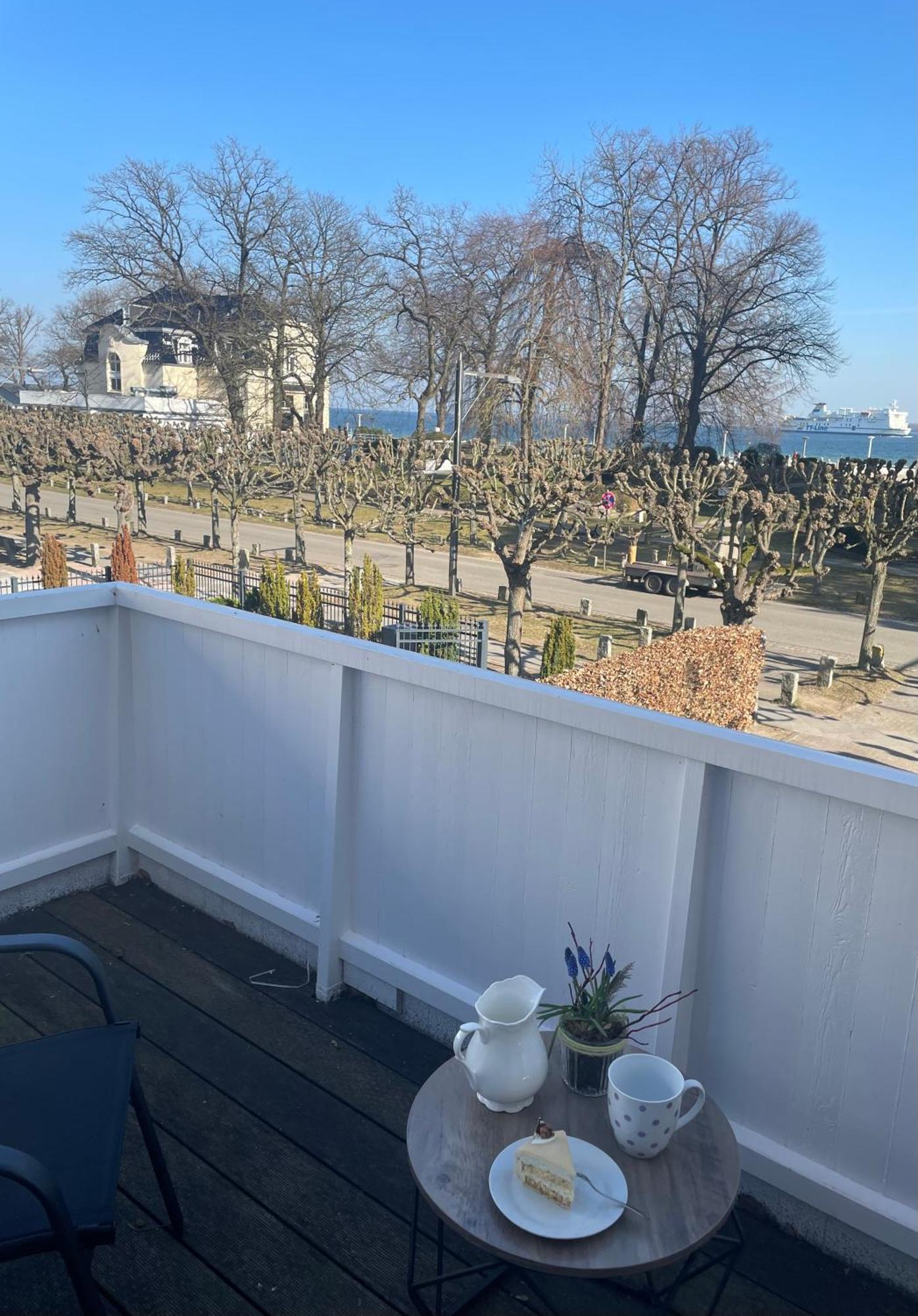 Haus Urvasi Lägenhet Lübeck Exteriör bild